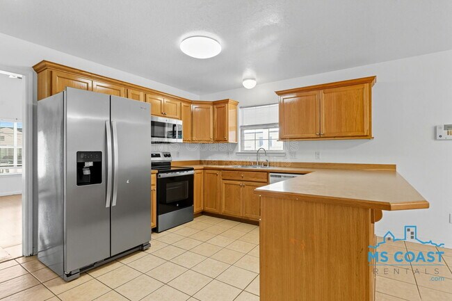 Building Photo - 10443 3rd Ave