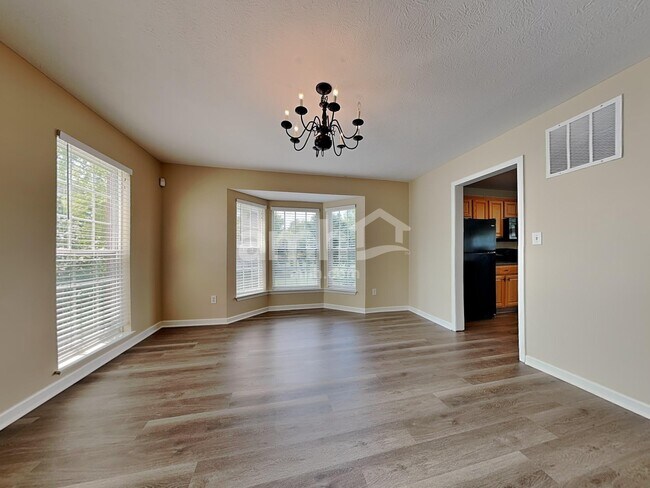 Building Photo - 5 Wells Dr