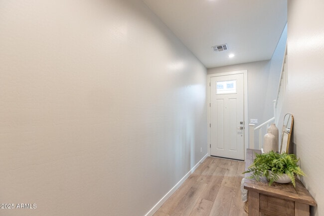 Building Photo - 3717 E Flower St