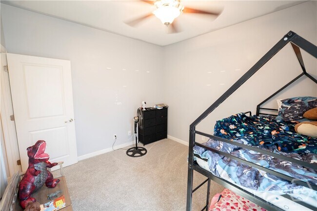 Building Photo - 54 Shuman St