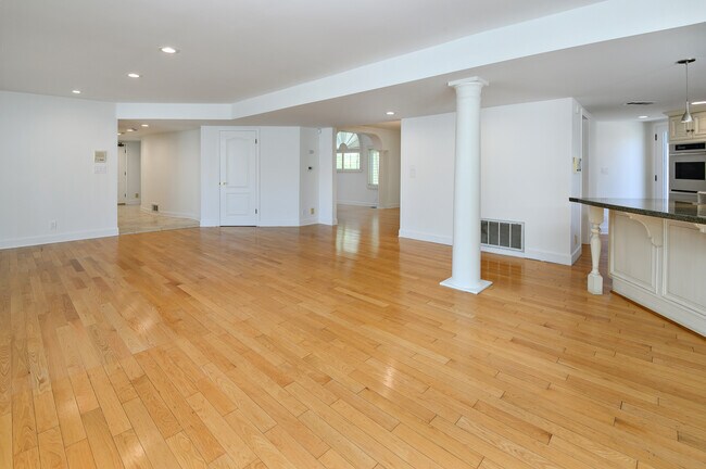 Building Photo - 1643 2nd St