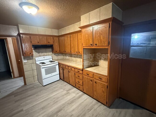 Building Photo - 118 SW 1st St