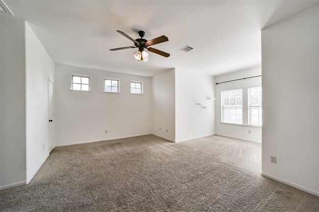 Building Photo - 6207 Holly Oaks Court