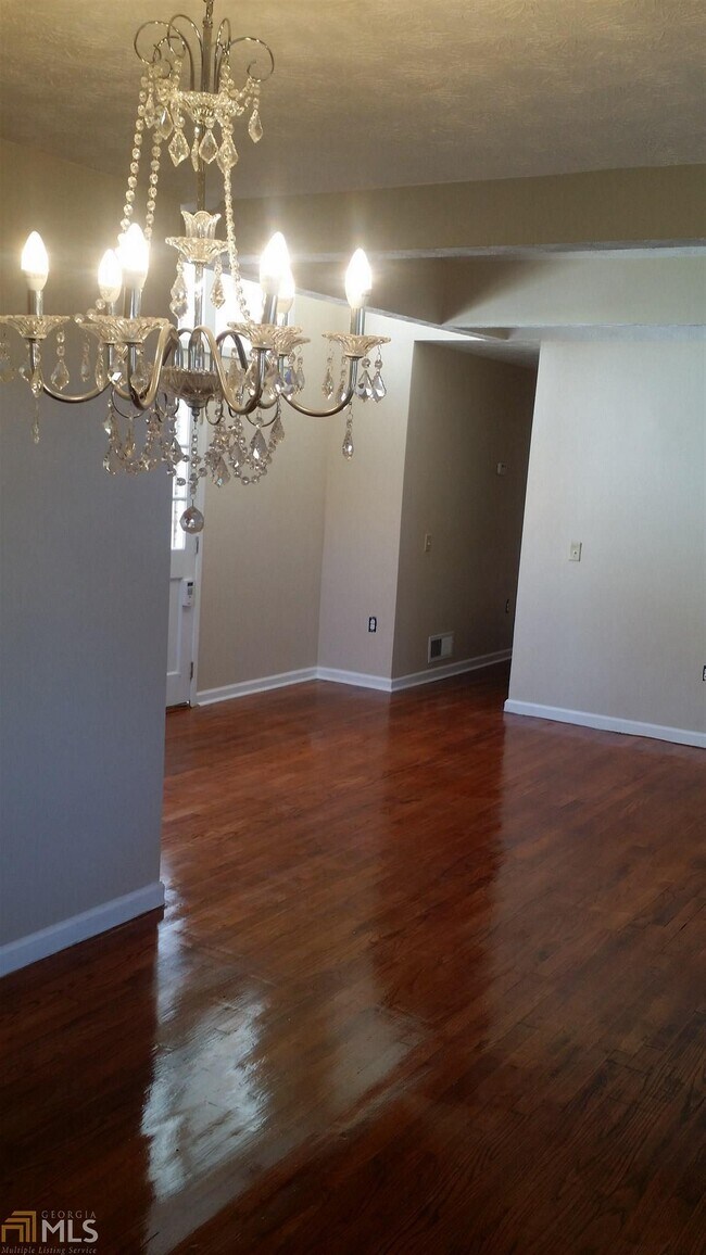 Building Photo - 3157 Wesley Chapel Rd
