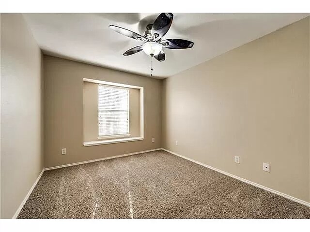 Building Photo - 9117 Newport Ln