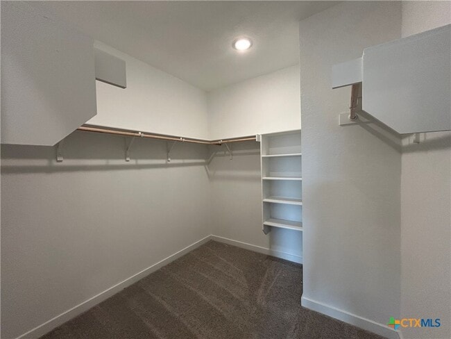 Building Photo - 728 Horsetail Ln