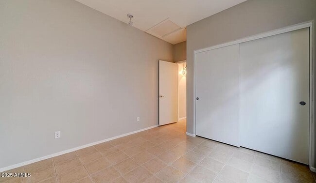 Building Photo - 44811 Paraiso Ln