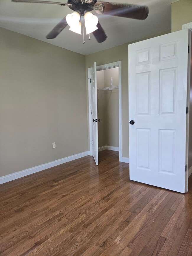 Building Photo - 2 Bedroom, 2 Bath w/ Washer&Dryer Included!