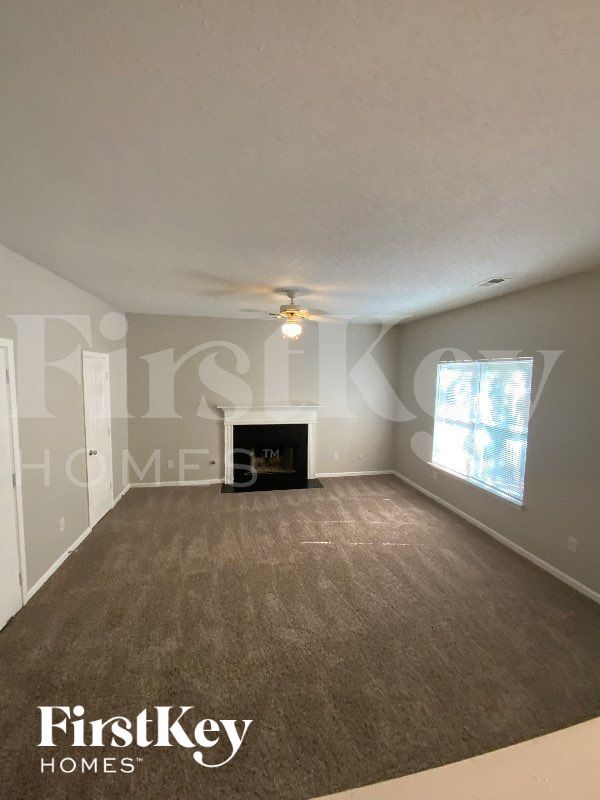 Building Photo - 141 Edison Dr