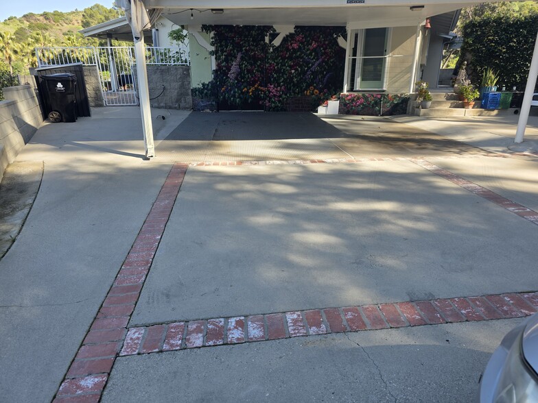 Building Photo - 9565 Dale Ave