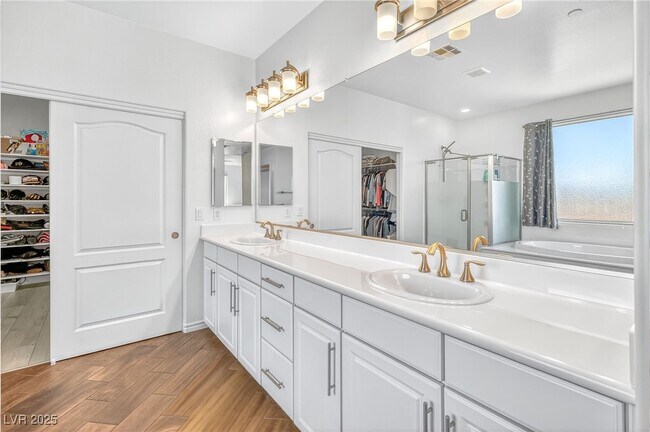 Building Photo - 1129 Via Della Costrella