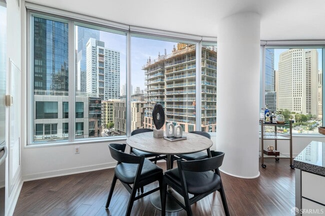 Building Photo - 301 Main St