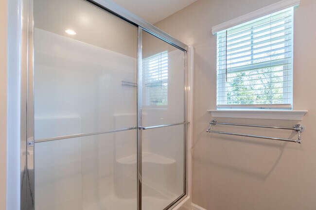 Building Photo - 3733 Moseley Dr