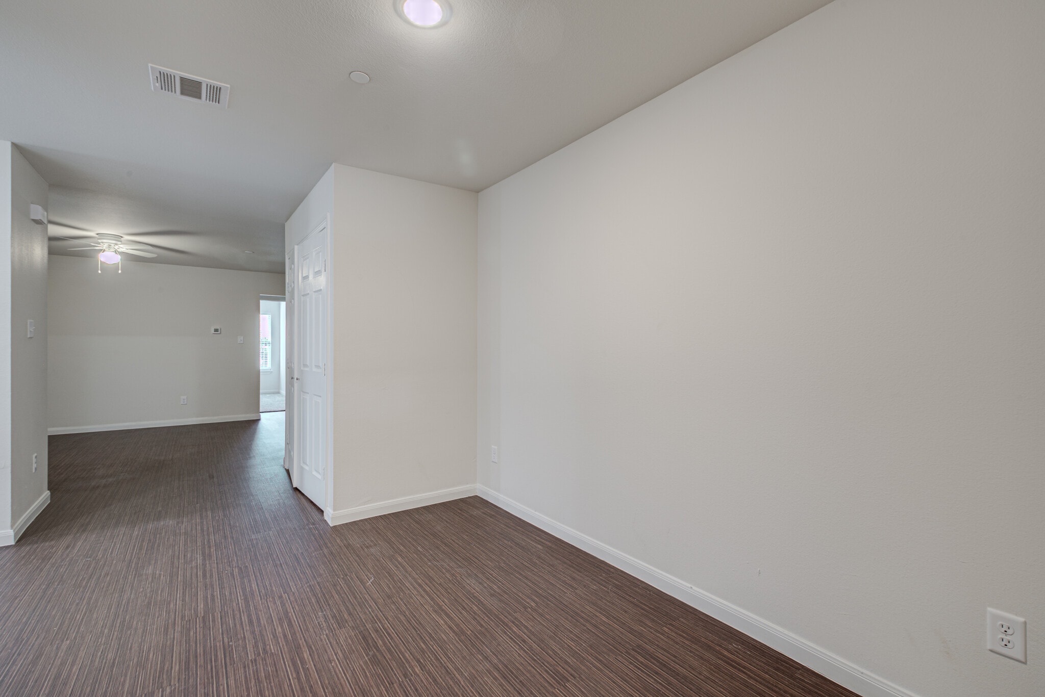 Building Photo - 3542 Milan St