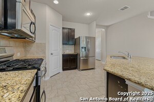 Building Photo - 611 Rose Spoonbill