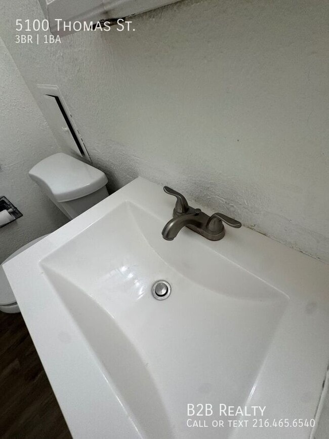 Building Photo - 5100 Thomas St