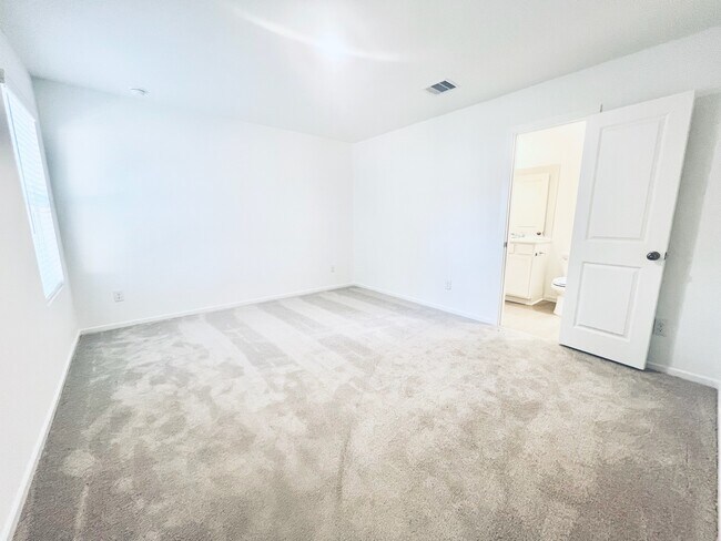 Building Photo - 3090 Mallorca Dr