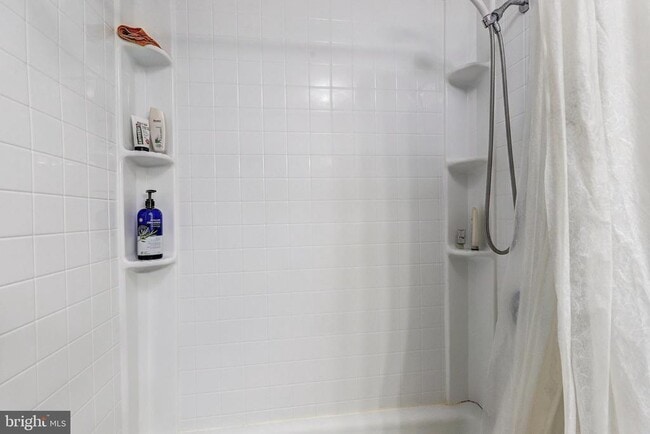 Building Photo - 119 Bosley Ave