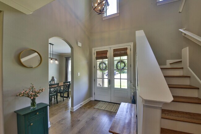 Building Photo - Luxurious 5 bedroom home in Atoka has it all!