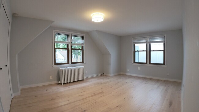 Building Photo - 4219 N Albany Ave