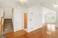 Building Photo - 10 Stable Dr
