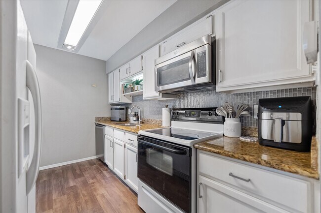 Building Photo - 1201 Bering Dr