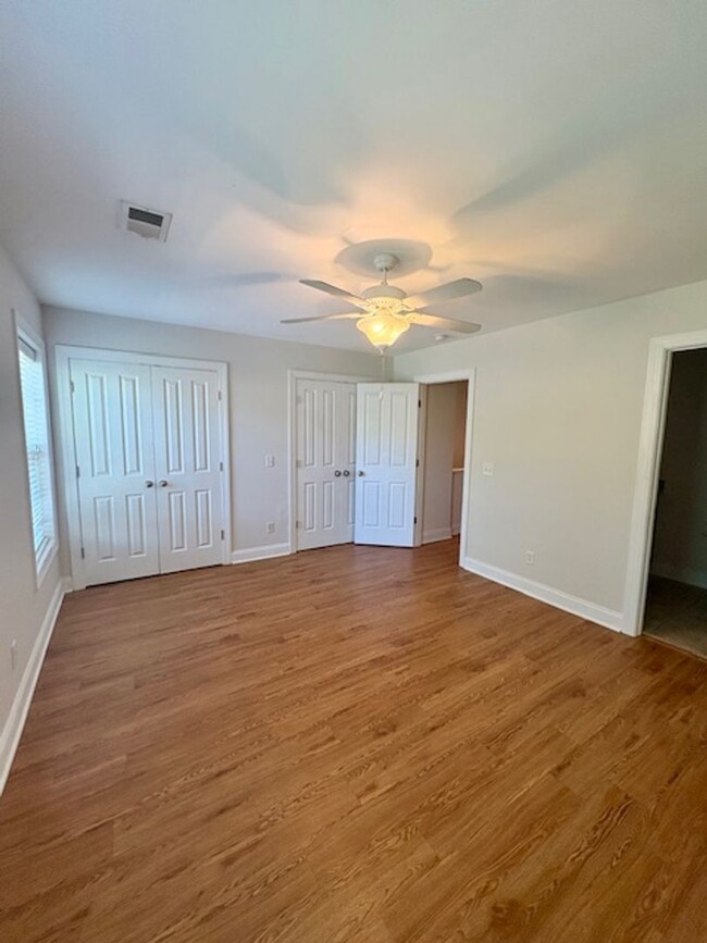 Building Photo - Desirable Two-story Lake Palmetto Townhouse