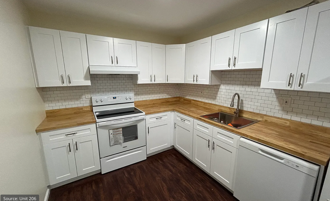 Building Photo - Modern 2-Bedroom Apartment in a Prime Loca...