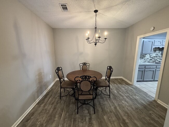 Building Photo - 326 Stoney Creek Ave