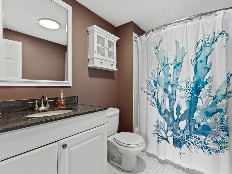 Building Photo - 491 Spring St