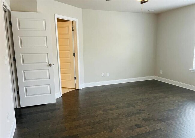 Building Photo - 6005 Arbor Knoll Pl