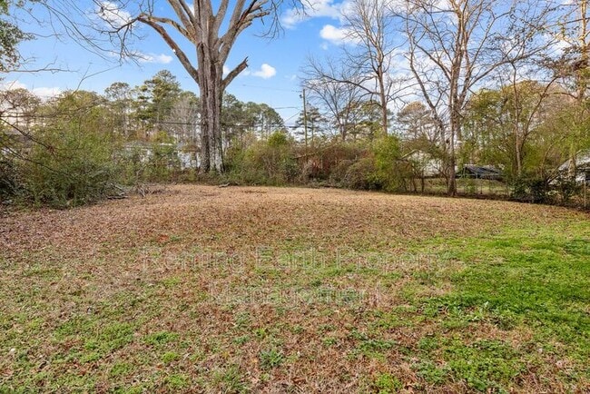 Building Photo - 620 Annie Laura Dr