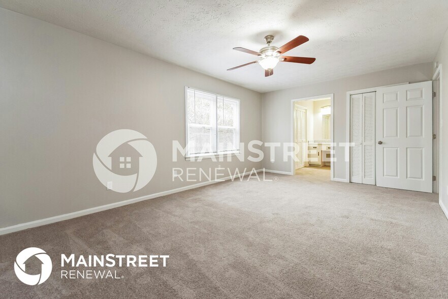 Building Photo - 6112 Lakeshore Dr SE