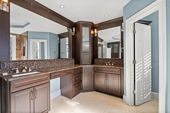 Building Photo - 445 Water Shadow Ln