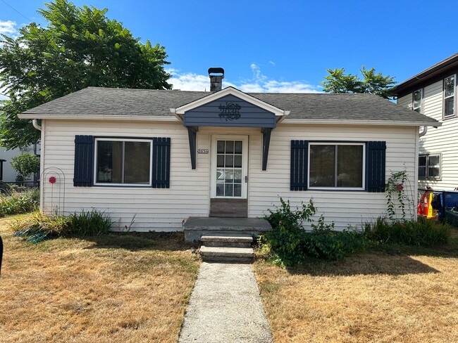 Building Photo - Charming Cottage in Downtown Washougal