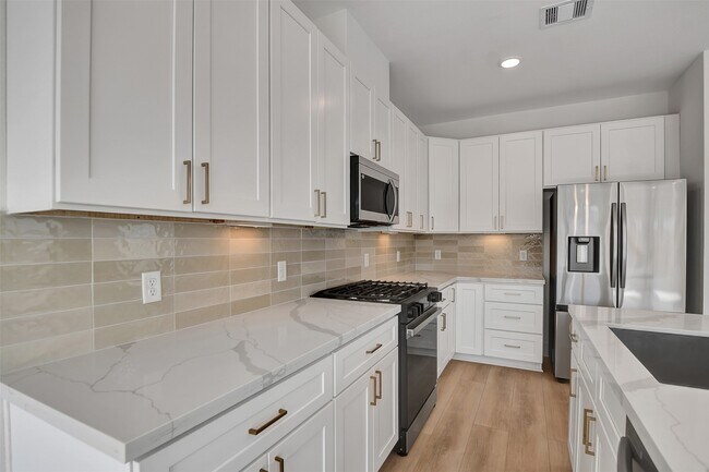 Building Photo - 3630 Amos St