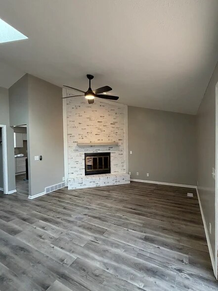 Main Flooring Living Area - 6718 S 87th St