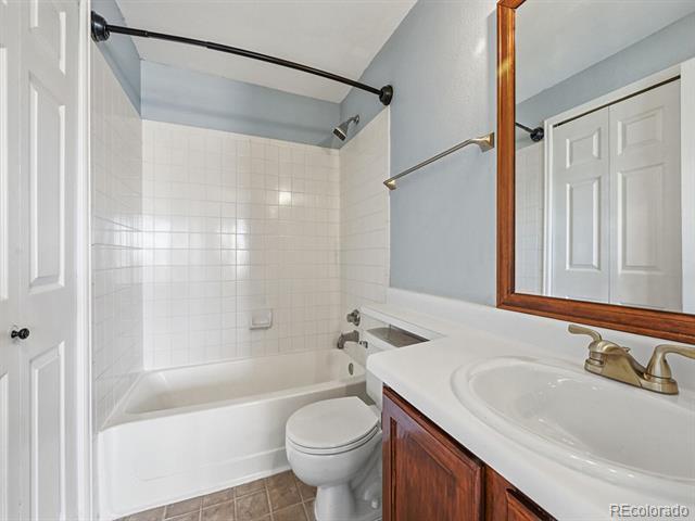 Building Photo - 7470 Singing Hills Dr