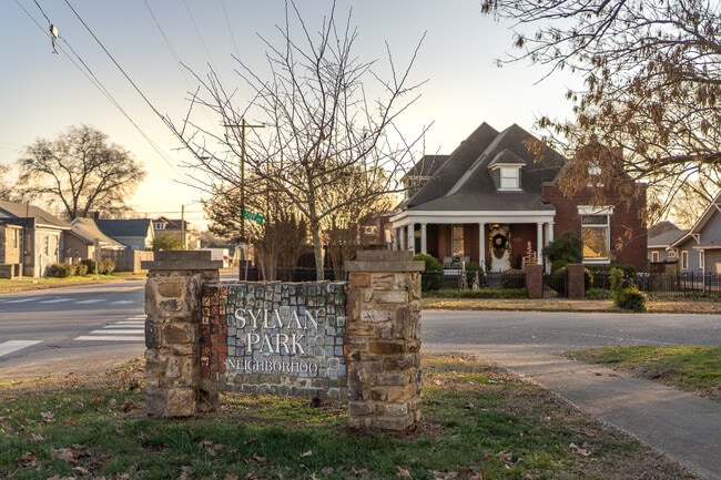 Building Photo - 4213 Dakota Ave