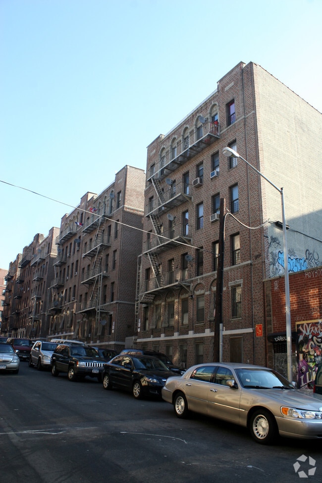 Building Photo - N & N Apartments
