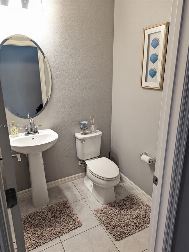 Building Photo - 9235 Freedom Hill Dr