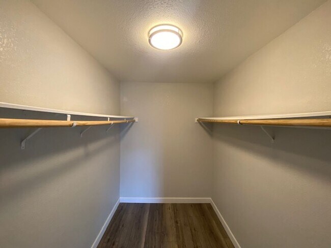 Building Photo - 3BR/ 2BA Updated Home!