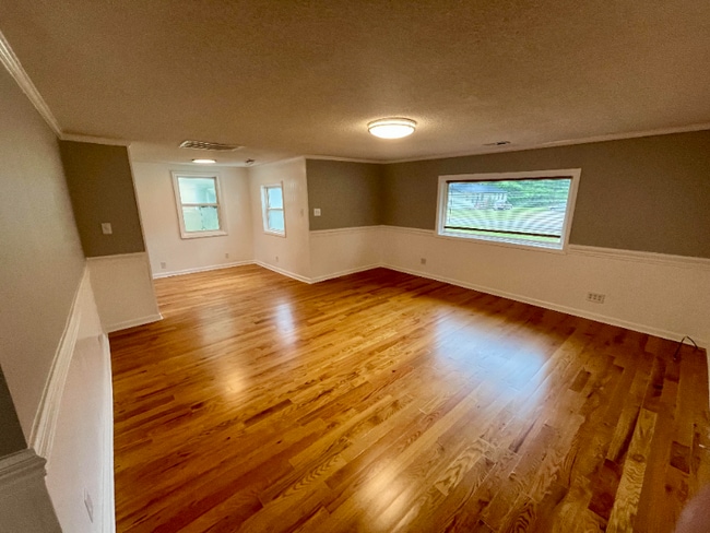 Building Photo - 164 Lakewood Dr
