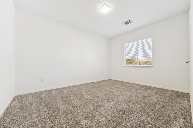 Building Photo - 25322 Sierra Woods Ln