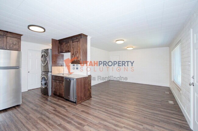 Building Photo - 7293 S 1105 E