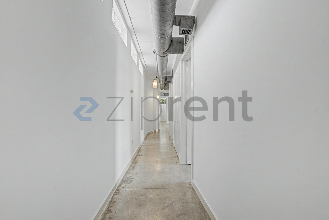 Building Photo - Unit 203