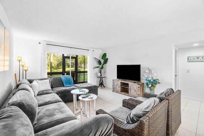 Building Photo - 7321 Amberly Ln