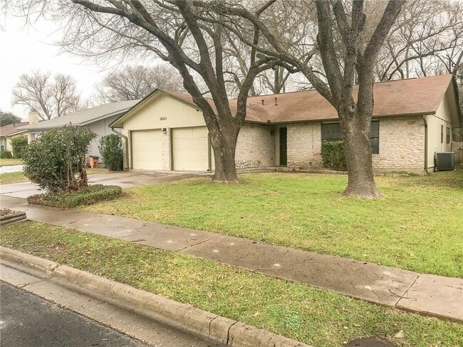 Primary Photo - 10511 Robinwood Cir