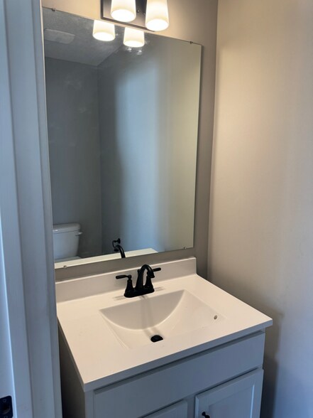 Building Photo - 8945 High St