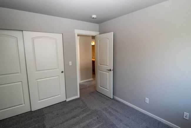 Building Photo - 319 204th St SE